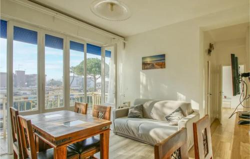 Lido degli Scacchi Apartment | Modern apartment in Lido di Pomposa, 50 m² with balcony.