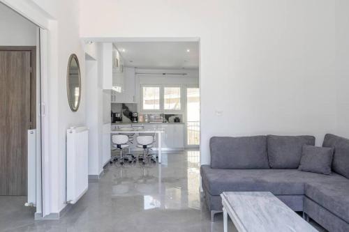 Petralona Apartment | Modern Apartment in Athens, Petralona