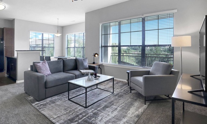 Barker Apartment | Modern Apartment in Prime Location (ID7974X11)