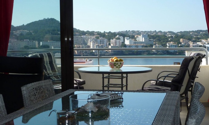 Ses Rotes Velles Apartment | Modern Apartment with Shared Pool, Wifi, A/C and Sea View in Santa Ponsa