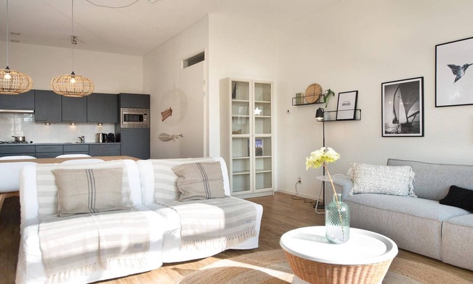 Vissershaven Apartment | Modern Apartment with seaside view