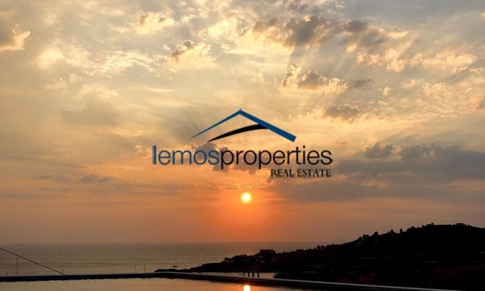 Koundouros Apartment | modern apartment with pool and sea view ideal for a family or group of friends