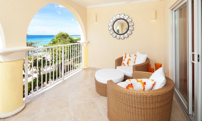 Dover Apartment | Modern Beachfront Condo with Pool - Sapphire 309