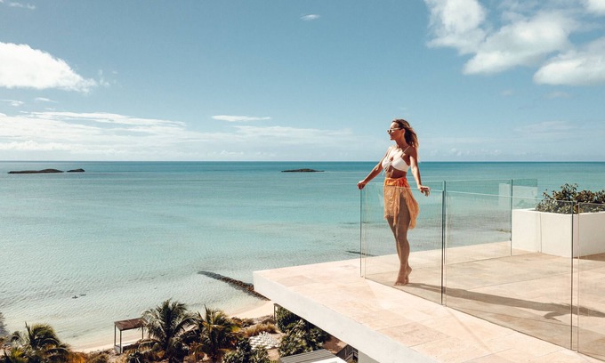 Juba Sound House | Modern Beachfront 2bd-2.5th with rooftop terrace and private pool!