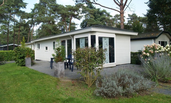 Lochem Ski Chalet | Modern chalet with WiFi in the green Achterhoek