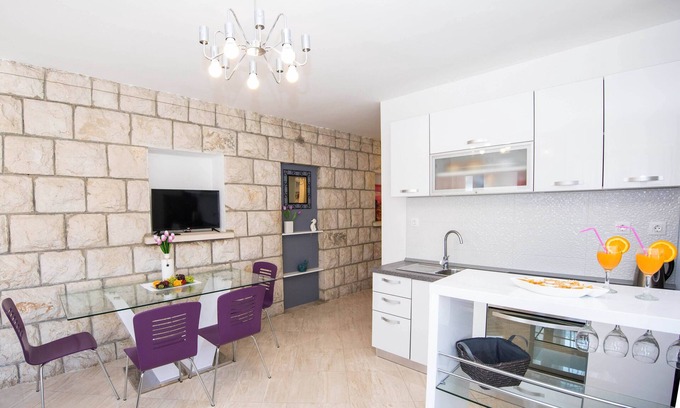 Montovjerna House | Modern Charming Apartment in Dubrovnik walking distance from historical Old tow