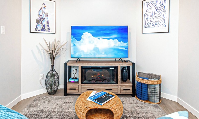 Langley House | Modern, clean & private 1BR suite. Up to 3 guests.