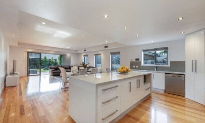 Keilor East Apartment | Modern Comfort in Keilor East