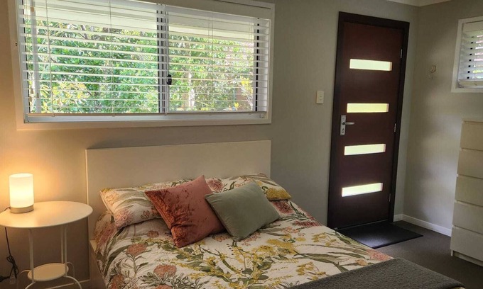 Indooroopilly Apartment | Modern, cosy, self-contained studio flat within a family home
