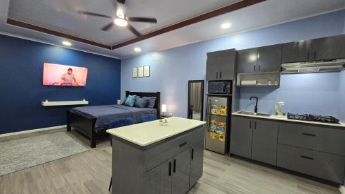 Upper Demerara-Berbice Apartment | Modern King Bed, Baggage dropoff