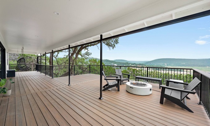 Leander House | Modern Lake House with Epic Views of Hill Country - Pet Friendly!