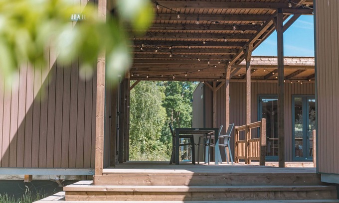 Nieuw Heeten House | Modern lodge for 4 guests with panoramic nature views, covered terrace and rain shower bathroom in the Sallandse Heuvelrug.
