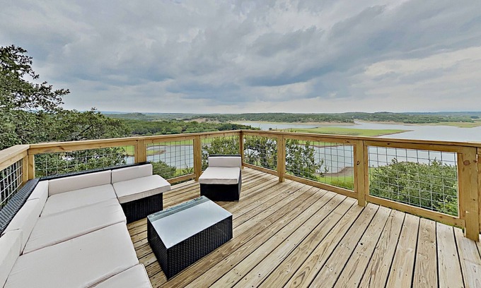 Spicewood House | Modern luxury home with three lake-view decks - pools & tennis
