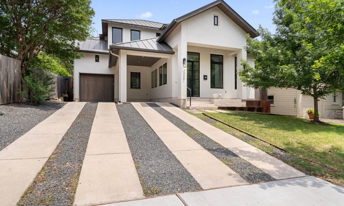 Tarrytown House | Modern Luxury Retreat in Tarrytown- Minutes from Downtown Austin