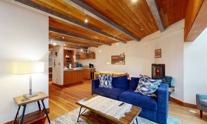 Taos Ski Valley Condo | Modern mountain-view getaway w/fireplace - walk to private ski locker by lifts