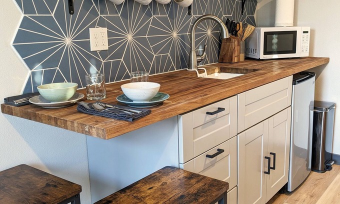 Medford Cottage | Modern, pet-friendly, private - with free EV charger level 2
