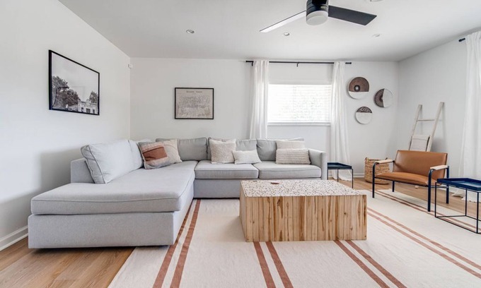 Fredericksburg House | Modern Ranch Style Haus 1 Mile off Main St