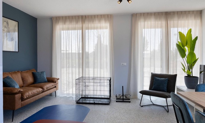 Nieuwvliet House | Modern Retreat Near Beach