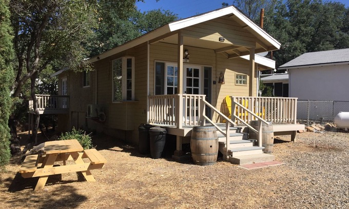 Wofford Heights Cabin | MODERN RUSTIC CABIN HIDEAWAY