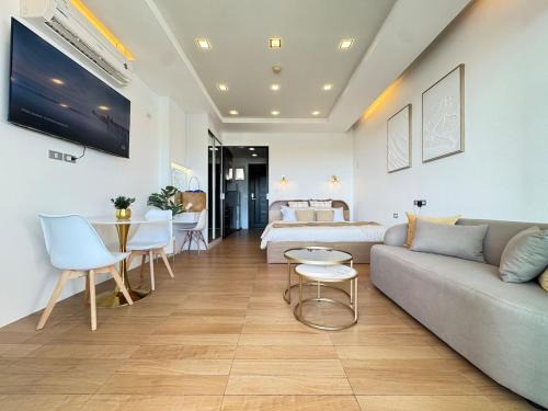 Karon Apartment | Modern Seaview studio apartment