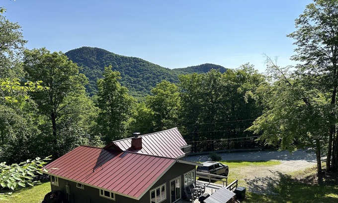 Killington House | Modern ski home at Pico-Killington Mountain.
