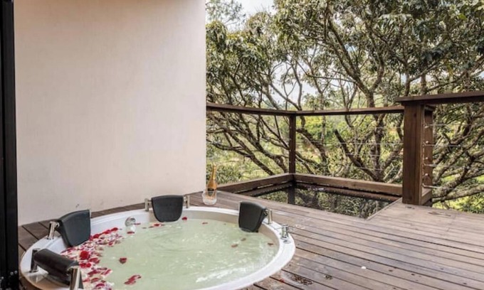 Marinilla Villa | Modern Spa Villa on the Mountain: Turkish & Jacuzzi