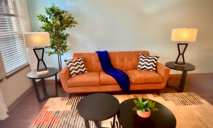 Grogan's Mill Apartment | Modern spacious apartment 10min from Exxon campus.