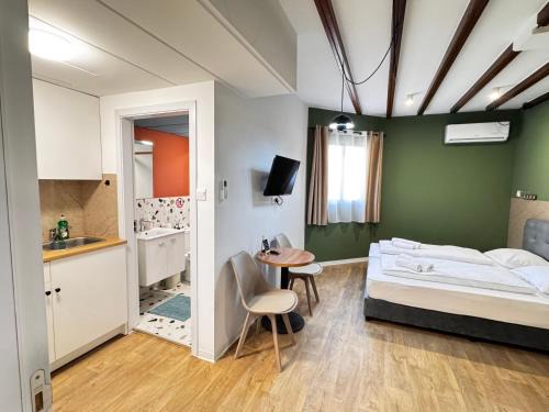 Limassol Apartment | Modern Studio 4 private Kitchenette and Bathroom