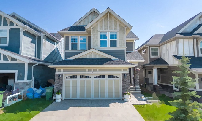 Cochrane House | Modern, Stylish, Professionally Decorated, spa Like, 4 Bedroom Home