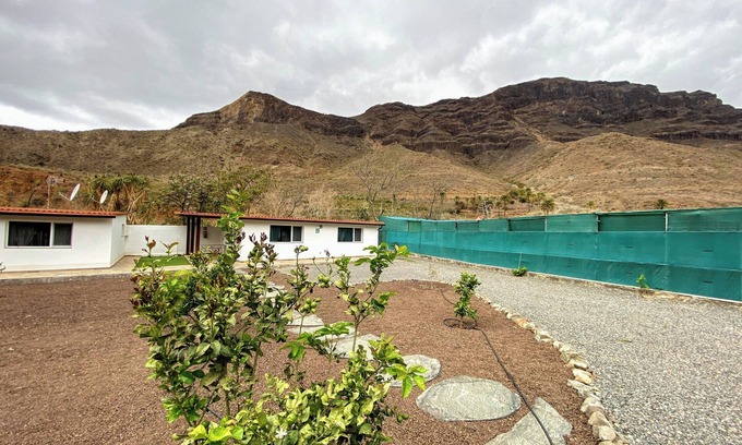 San Bartolome de Tirajana Apartment | Modern Tiny Country House near Fataga & Maspalomas