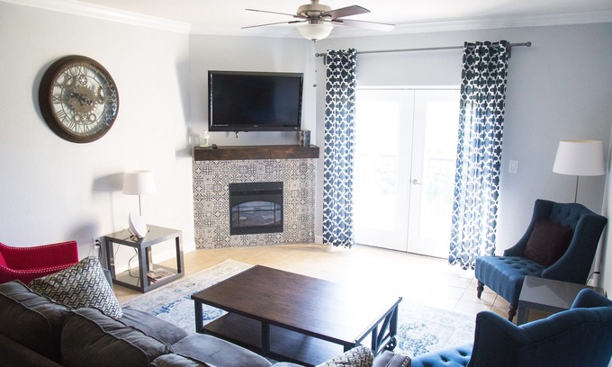 Pigeon Forge Condo | MODERN/TOP LOCATION/FRESHLY UPDATED