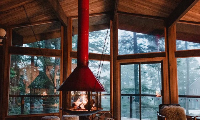 Roslyn Ridge Cabin | Modern Treehouse Cabin + Hot Tubnn