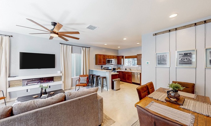 Flagstaff Condo | Modern, two-story condo with balcony - near downtown, NAU & great trails