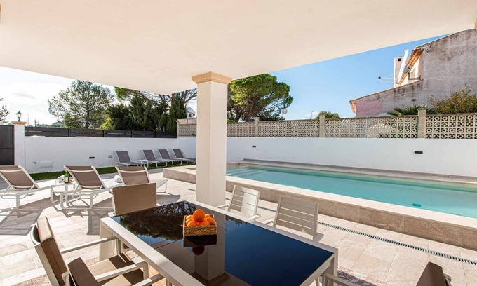 Puerto de Pollensa House | Modern Villa Varon Blue