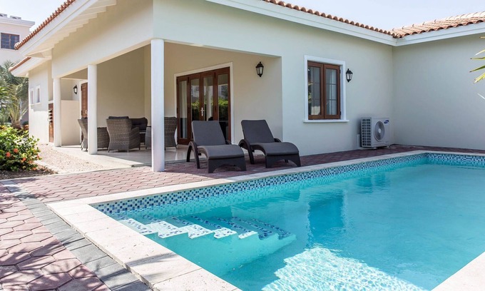 Salina House | Modern villa near the beach of Mambo with private pool