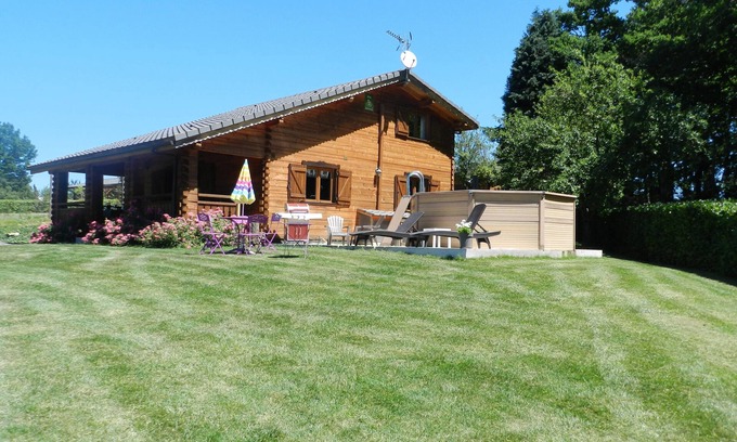 Saissac Ski Chalet | Modern wooden chalet with heated swimming pool, jacuzzi, spa and sauna
