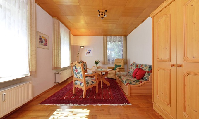Eimelrod Apartment | Moderne Ferienwohnung mit Garten in Eimelrod