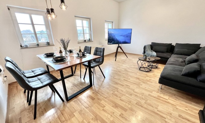 Gauernitz Apartment | Modernes Apartment mit Blick zur Elbe