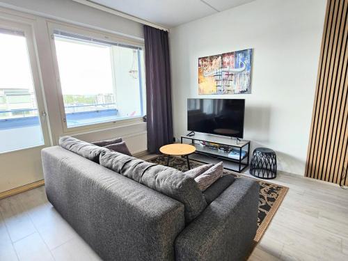 Tampere Apartment | Moderni yksiö, parveke, parkki, palvelut