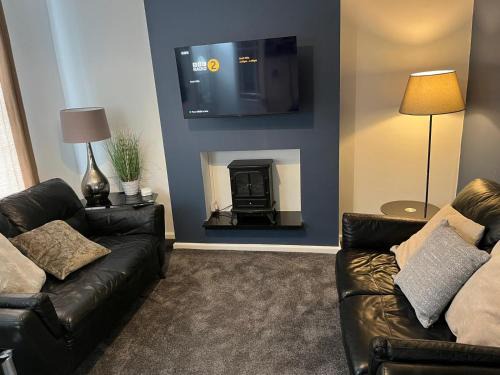 Runcorn Apartment | Modernised 4bed stay-away-home in Runcorn sleeps 7
