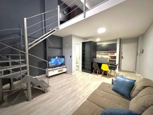 Czerniewicz Apartment | Moderno Loft Duplex com Hidro ao lado do Centro