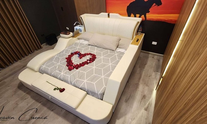 El Vecino Apartment | Moderno,lujoso con hermosa vista 360° de Cuenca equipado con cama de masajes