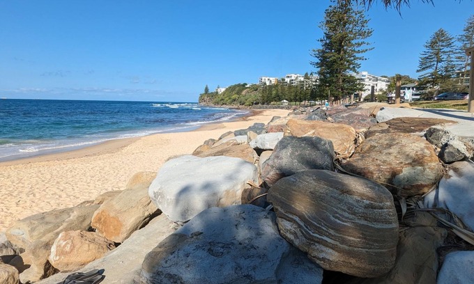 Moffat Beach Hotel | Moffat Beach Motel Caloundra