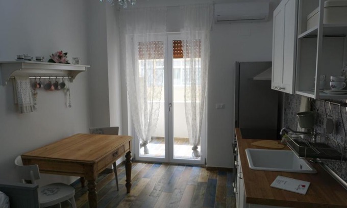 Montesilvano Apartment | Moira's House - a 30 mt dalla spiaggia, traversi e splash