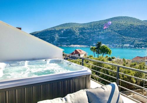Mokosica Apartment | Mokos Modern Suite with Sea View and Jacuzzi