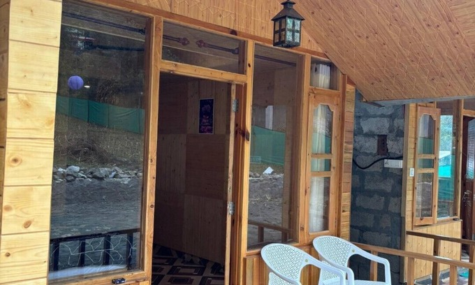 Kasol Cottage | Moksha Cafe & Cottages: Your peaceful escape with stunning Kasol views!" 2