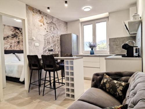 Split Apartment | MonLux studio apartment