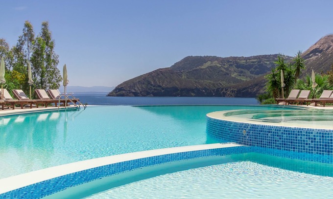 Vulcanello Apartment | Monolocale 10 vulcano on sea shore, Lipari, Italy