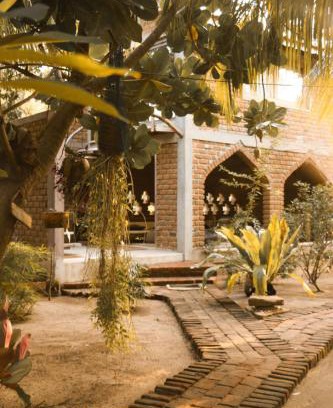 Pottuvil Bed & Breakfast | Monsoon Eco Resort - Whisky point Arugambay