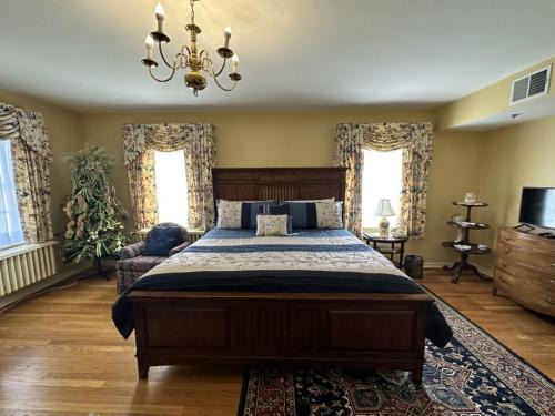 Celebration Square Hotel | Montague Inn Bed & Breakfast